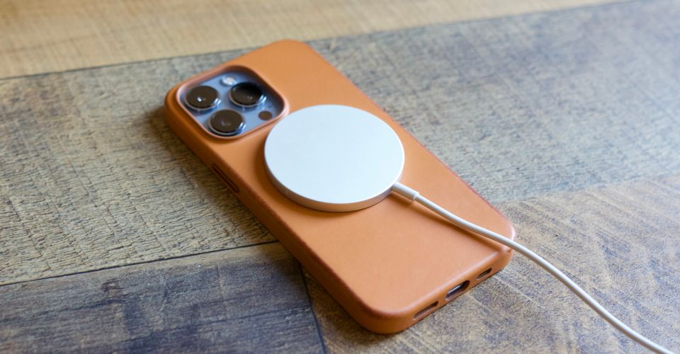 fastest way to charge iphone 13