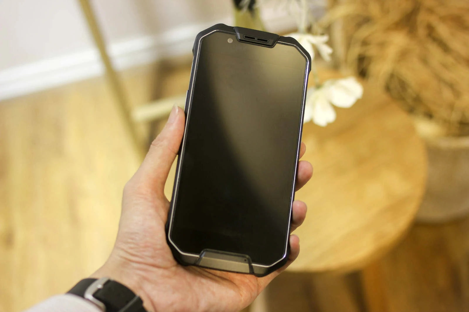 8 Best Rugged Smartphones You Can Buy Right Now - ESR