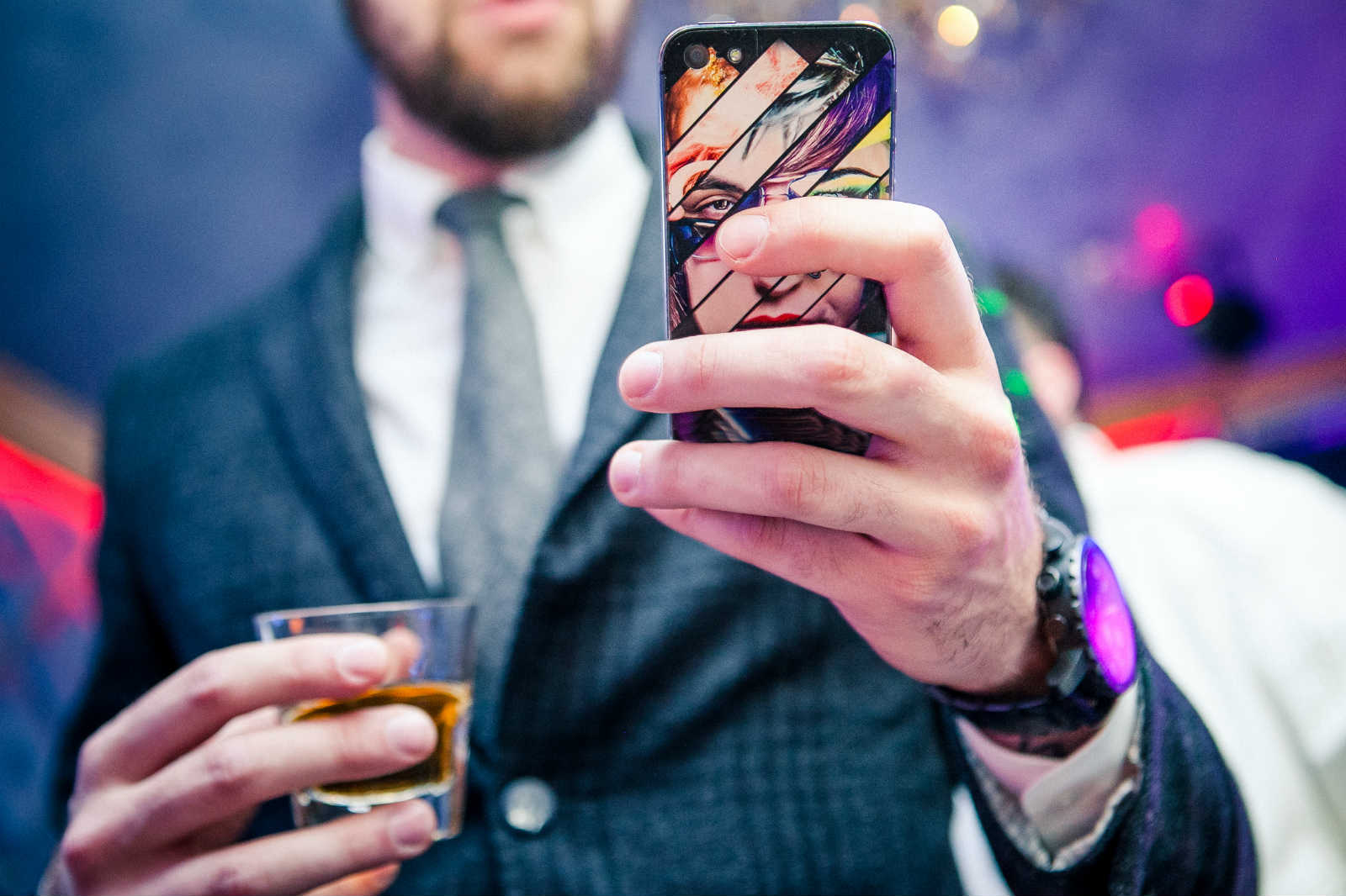 besten iPhone SE 2020 Hüllen mit Halterung